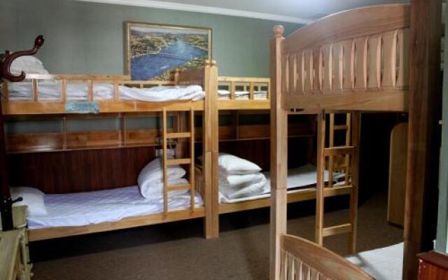 Canal International Youth Hostel