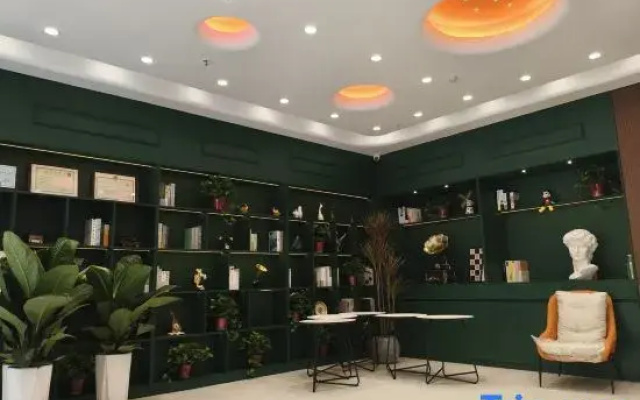 Qianxi Hotel (Xinzheng Airport Yukang New City)