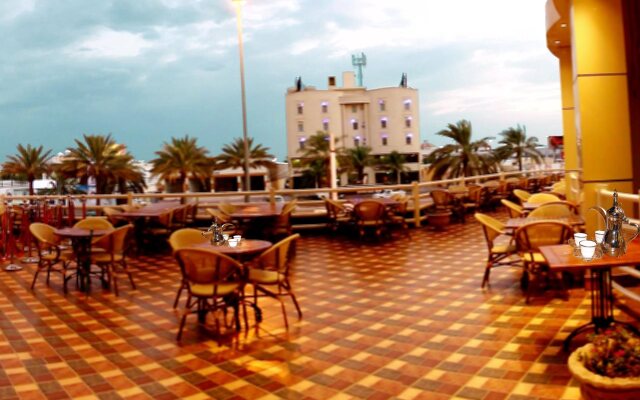 Aronani Hotel