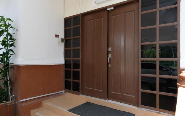 OYO 905 Hotel De'Light Villa