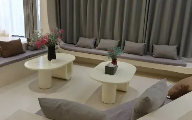 Zhaolan Light Luxury Vacation Homestay (Tekes Bagua City Store)