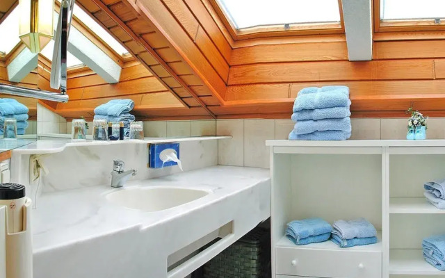 Chalet in Dienten With Ski-in Access