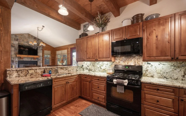 19th Hole 3 Bedroom Cabin