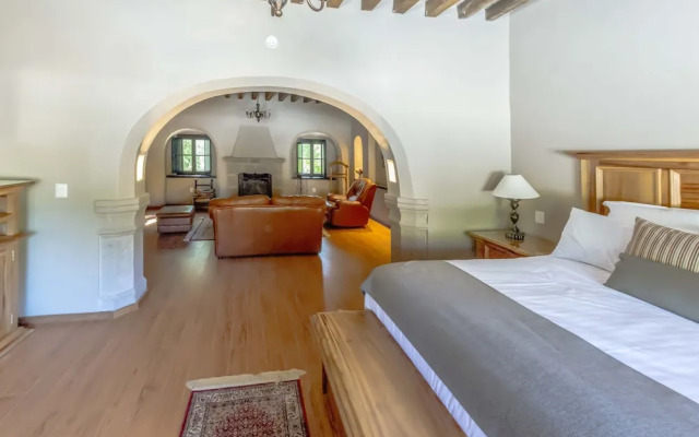 Meson Real de la Plata