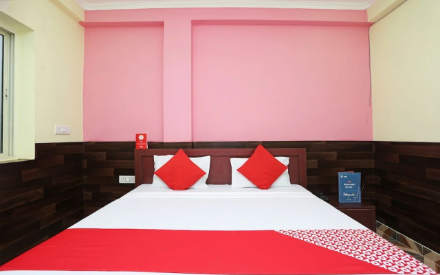 OYO 28801 Radhika Guest House