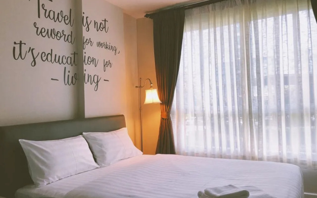 Dcondo Creek Design Room