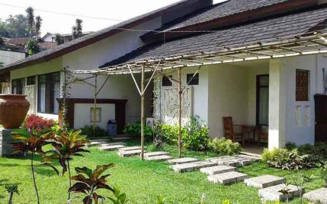 Puri Ayuda Resort