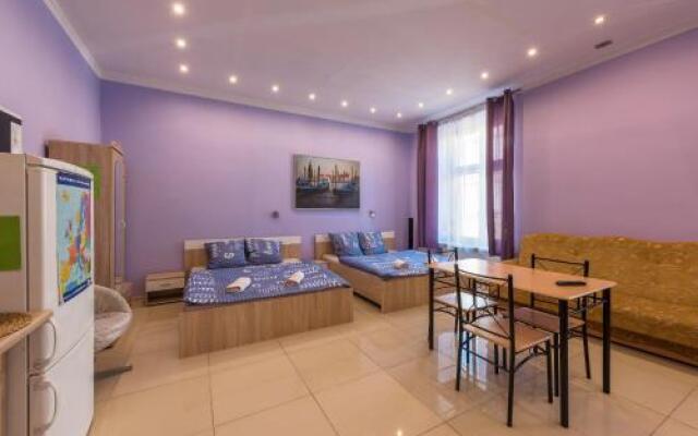 Honey Hostel