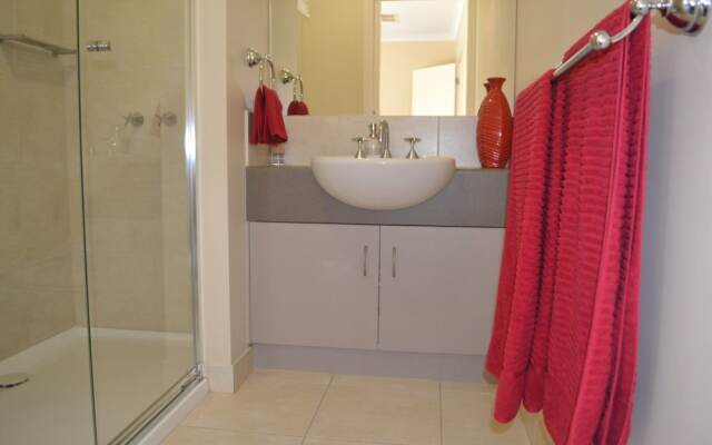 Waterview - 2 Doc Crt