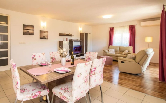 Marina - Quiet & Spacious - H