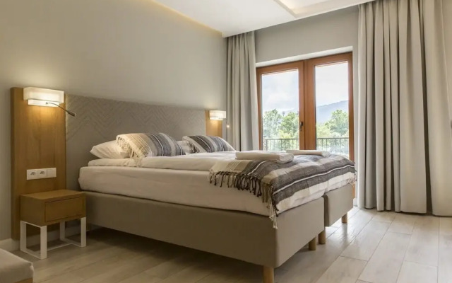 Royal Hill Residence