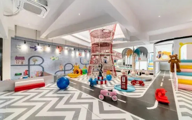 Chuanyan 19Th Mountain Peak Hubaba Planet Hotel