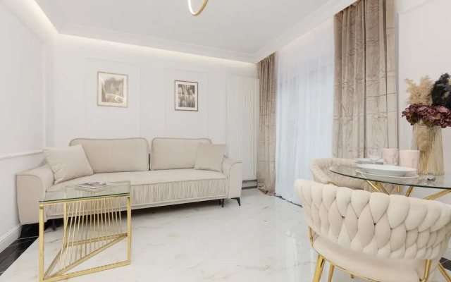 Glamour Studio by Renters Prestige