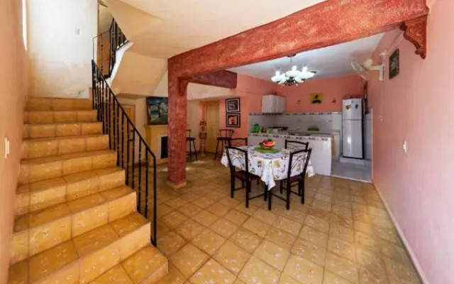 Pedro Zerquera Street Rooms