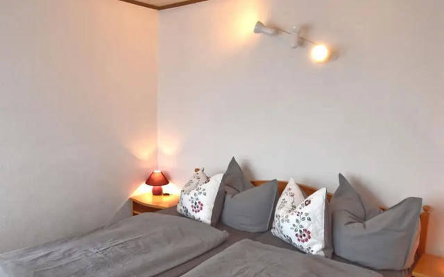 Charming Bungalow in Tabarz Thüringer Wald With Garden