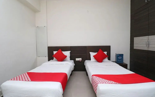 Oyo 6448 Hotel Smriti Grand