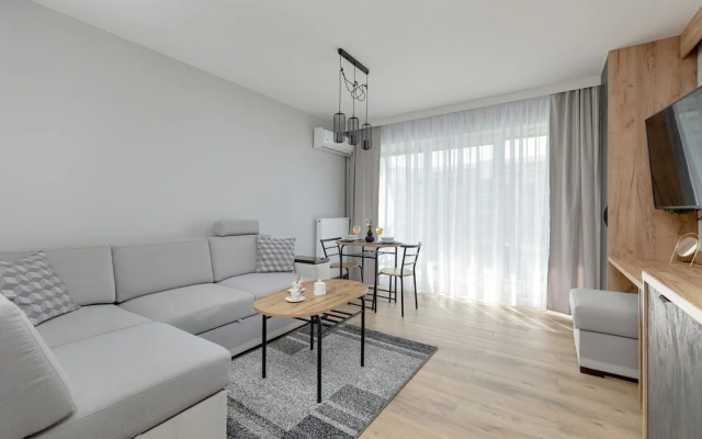 Amazing Studio With Balcony by Renters