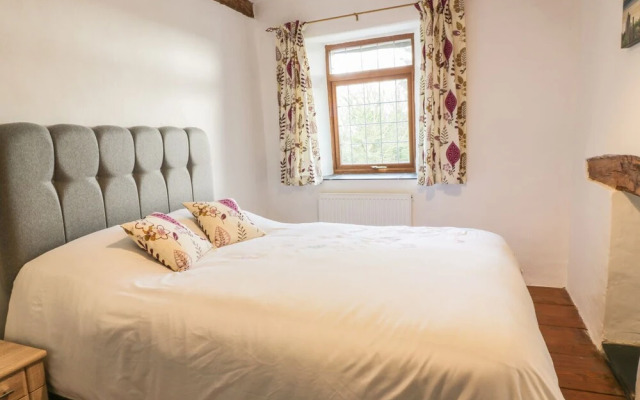 Lower West Curry Farmhouse
