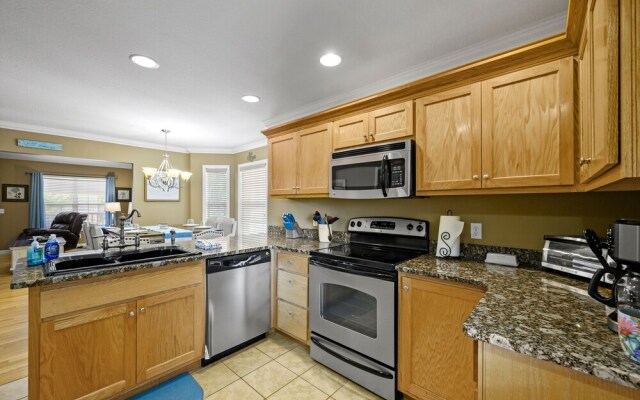 Bradley Bungalow Sleeps 11 Sevierville