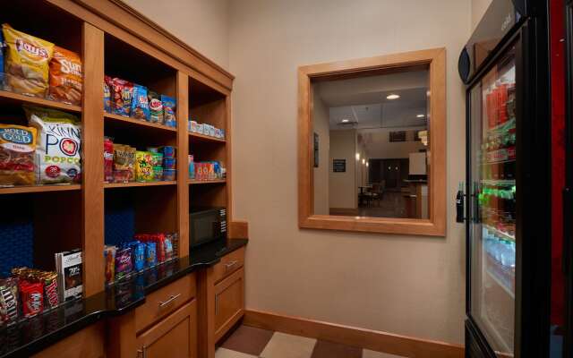 Hampton Inn & Suites Canton