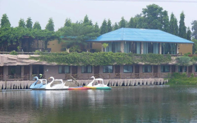 Chart Thip Resort