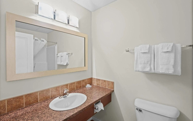 Days Inn by Wyndham Lamont