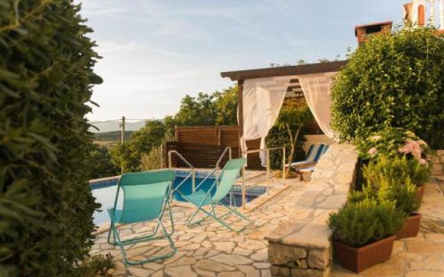 Rustic Apartment Mariva