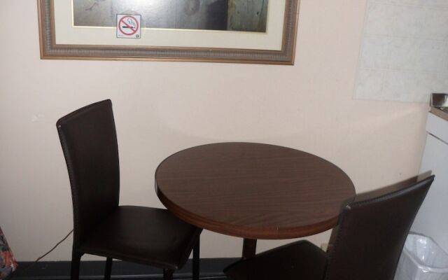 Silver Birch Motel