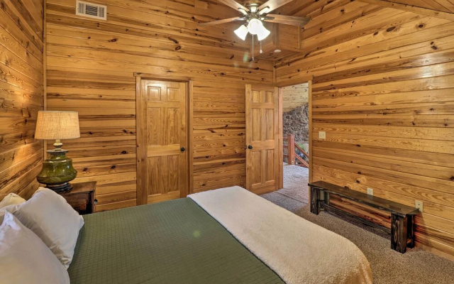 Piney Bluff Retreat With Mountain Views!