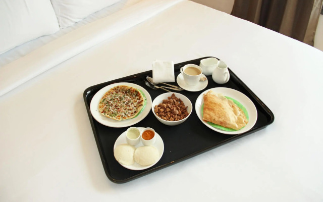 OYO 11720 Gold Coast Inn