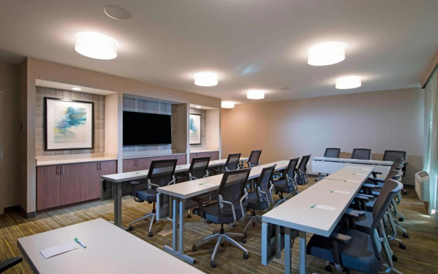 Courtyard by Marriott Atlanta Alpharetta/Avalon Area