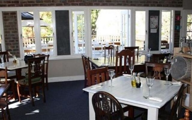 Knysna Riverside Lodge