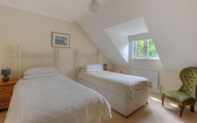1 Woodroffe Meadow