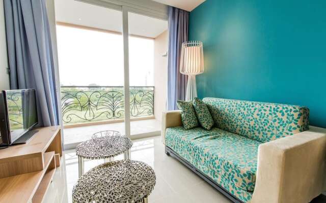 Atlantis condo resort pattaya by Jing