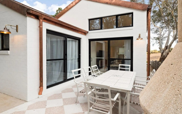 The Jindabread House