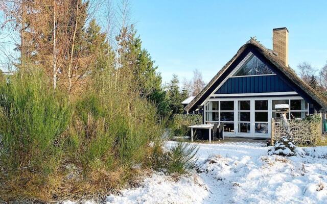 6 Person Holiday Home in Vaeggerlose
