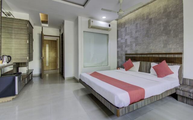 OYO 1000 Hotel Admiral Suites