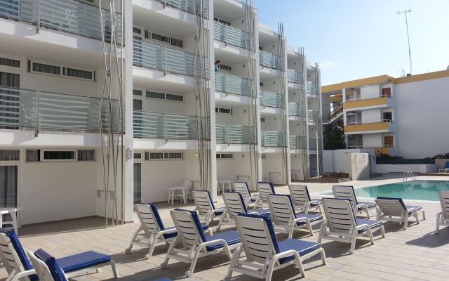 Eó Las Rosas Aparthotel