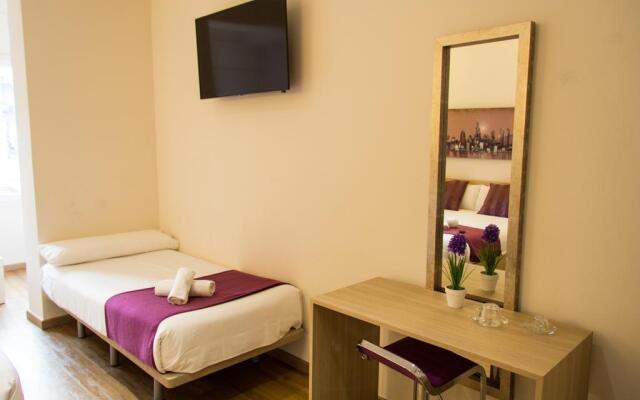 Hostal Barcelona Travel