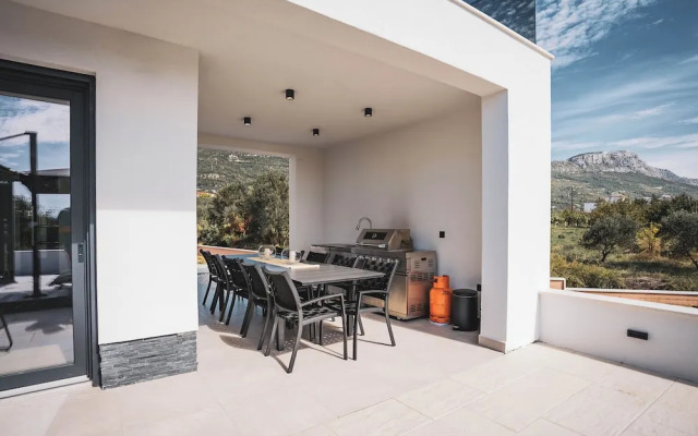 Villa Just be Happy by Trawelltopia