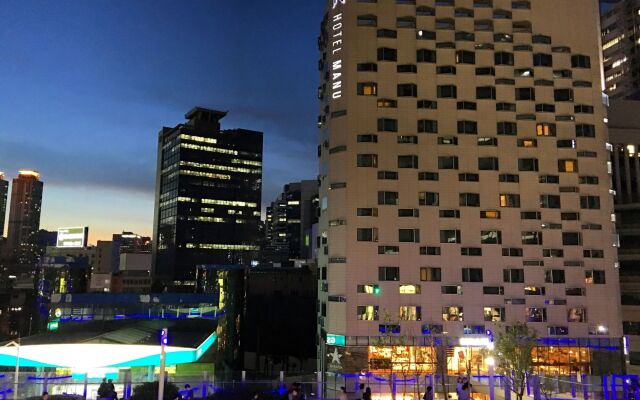 Hotel MANU