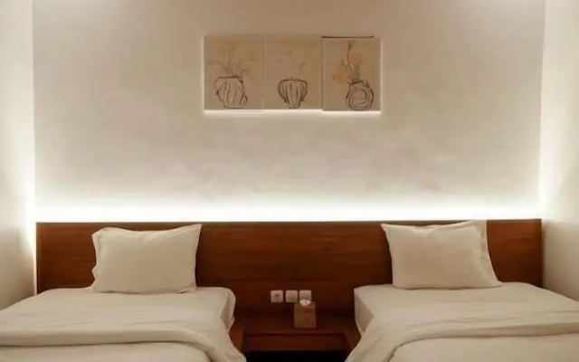 Lantis Corp Inn – Guest Rooms – Kecamatan Pujut