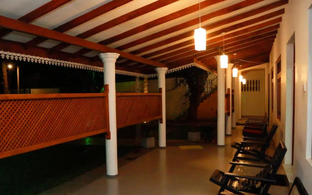 Vishmee Holiday Inn
