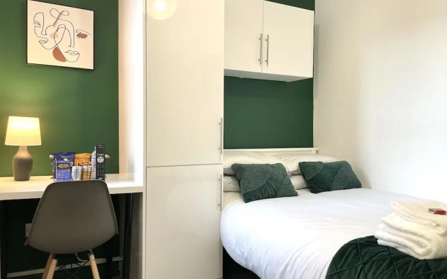 Vibrant 6 bed Stylish Home in Heart of Southsea