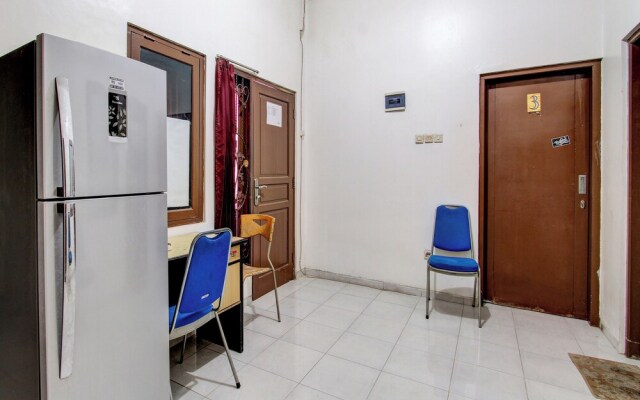 Super OYO 92511 Griya Dias  Syariah