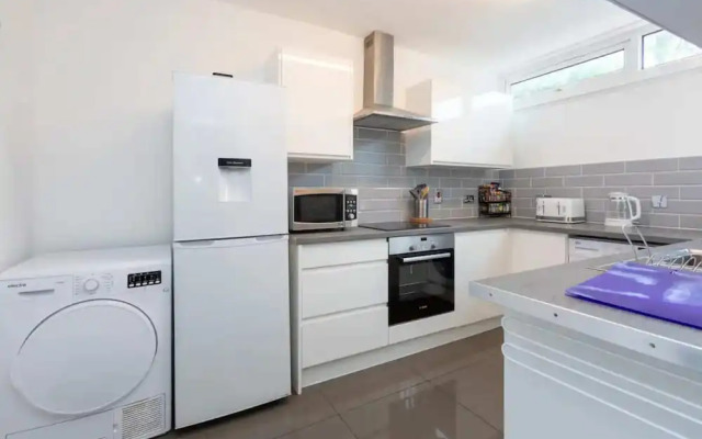 Spacious & Welcoming 4BD House - Kennington