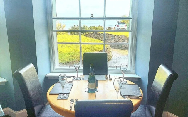 Isle of Bute House Seaview-garden-petsok-freep