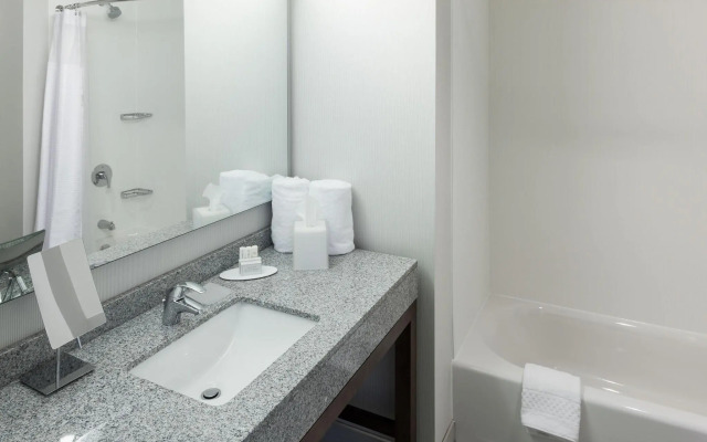 Courtyard by Marriott Richmond Downtown