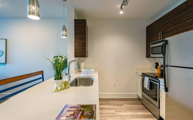 FRONTDESK NoHo Flats at North Hyde Park Apts Tampa