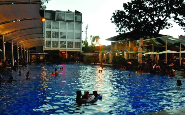 Oasis Siliwangi Sport Hotel